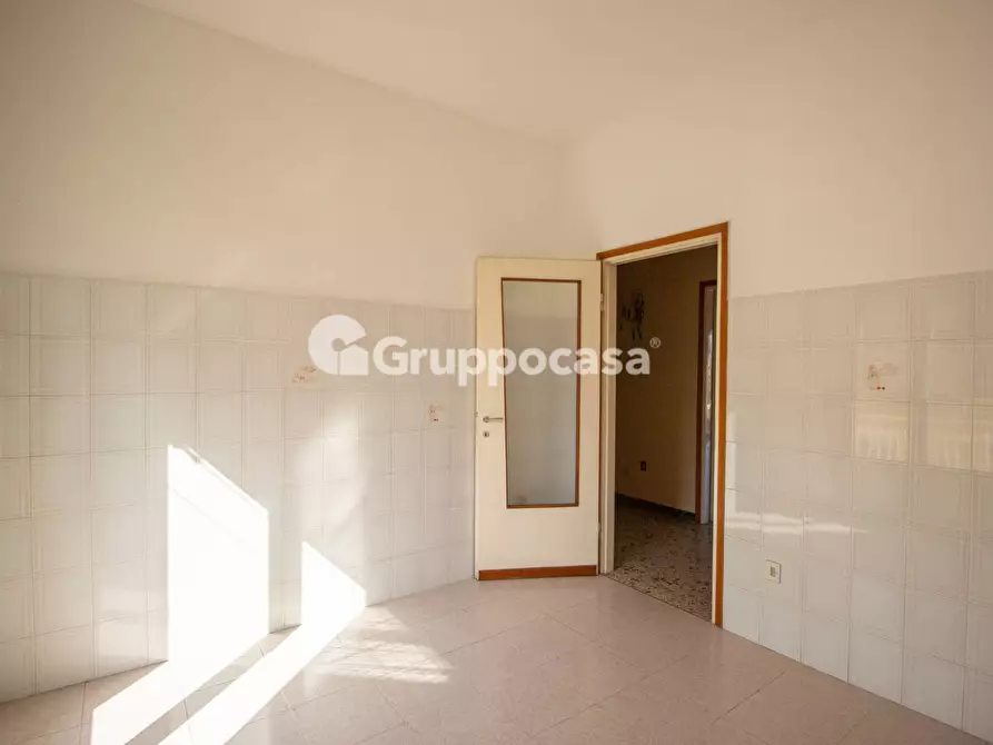 Immagine 10 di Appartamento in vendita  in via Cavallari a Magenta