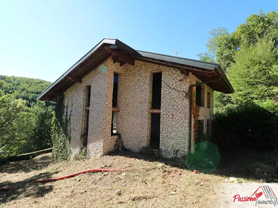 Immagine 1 di Villa in vendita  in via Nogare Montecchio a Negrar