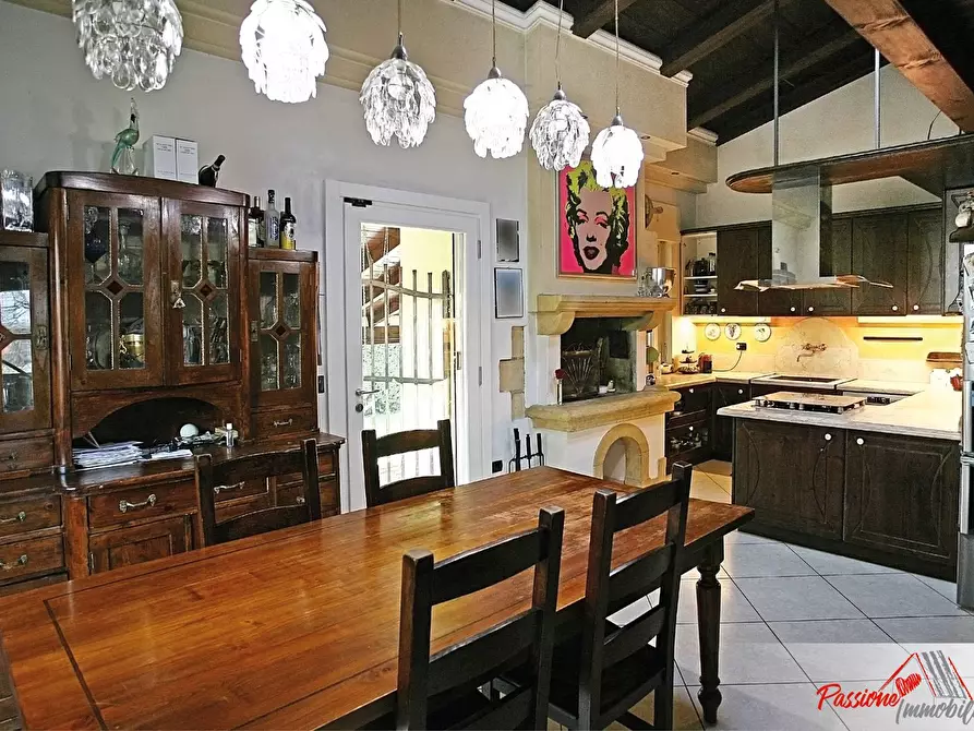 Immagine 20 di Villa in vendita  in via Bussolengo a Sommacampagna