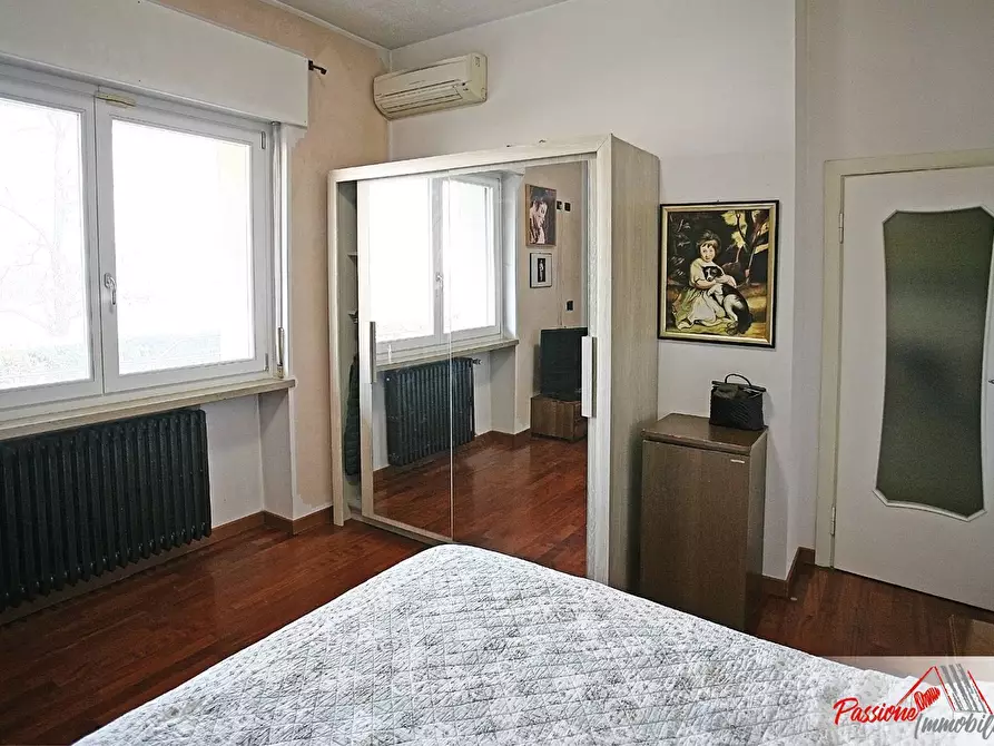 Immagine 25 di Villa in vendita  in via Bussolengo a Sommacampagna