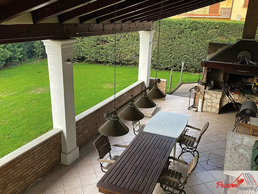 Immagine 21 di Villa in vendita  in via Bussolengo a Sommacampagna