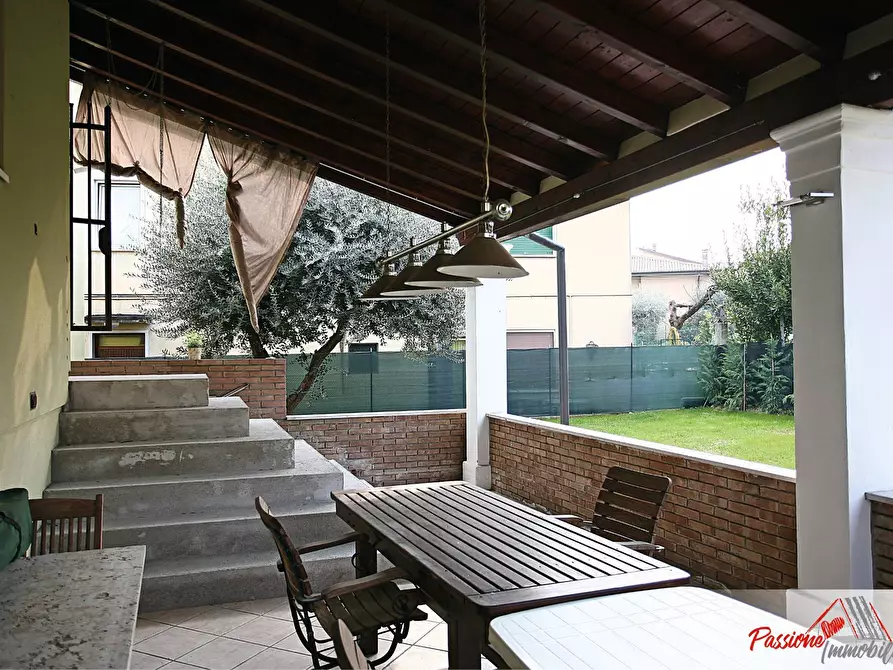 Immagine 22 di Villa in vendita  in via Bussolengo a Sommacampagna