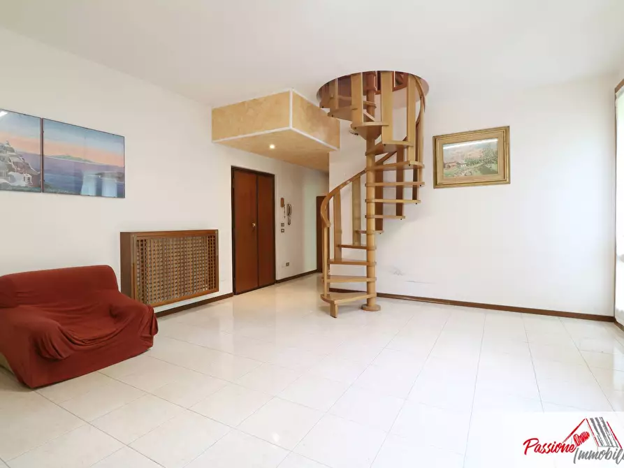 Immagine 5 di Appartamento in vendita  in Via Cavallotti a Verona