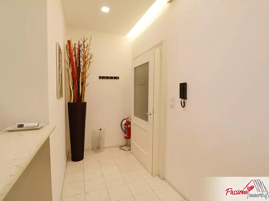 Immagine 4 di Ufficio in vendita  in Corso Cavour a Verona