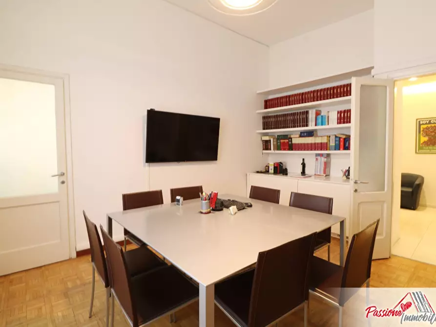 Immagine 9 di Ufficio in vendita  in Corso Cavour a Verona