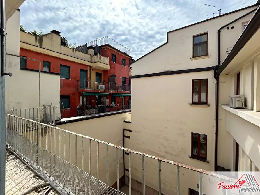 Immagine 23 di Ufficio in vendita  in Corso Cavour a Verona