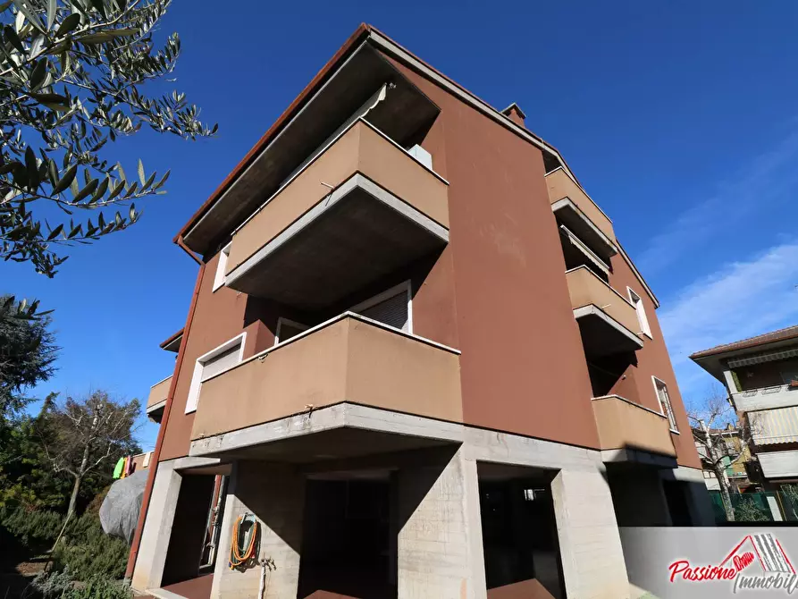 Immagine 30 di Appartamento in vendita  in Via Giuseppe Adami a Verona