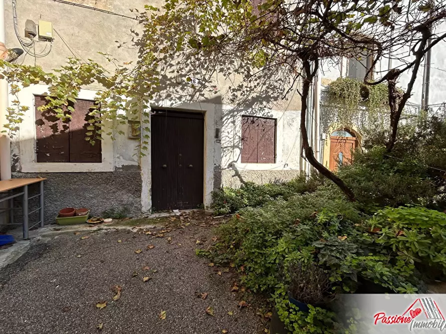 Immagine 4 di Rustico / casale in vendita  in Piazza San Valentino a Verona