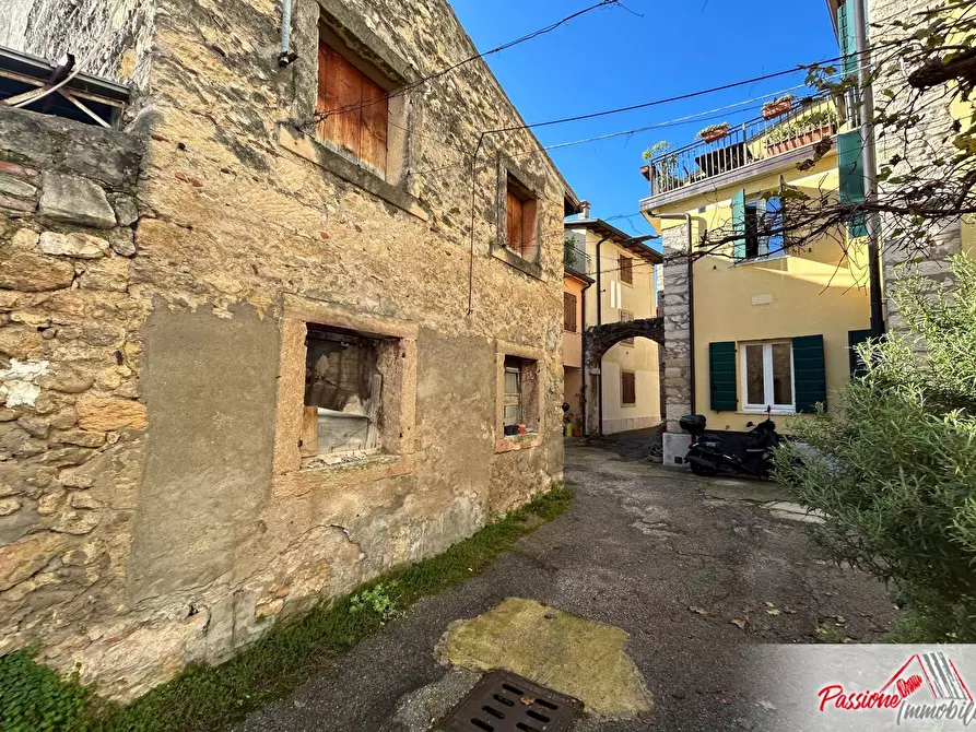 Immagine 18 di Rustico / casale in vendita  in Piazza San Valentino a Verona