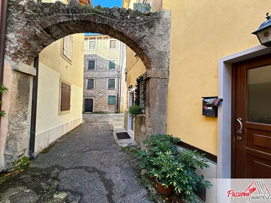 Immagine 19 di Rustico / casale in vendita  in Piazza San Valentino a Verona