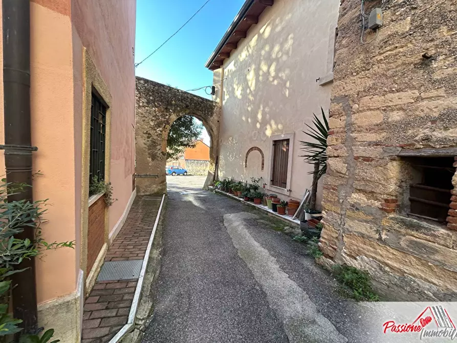 Immagine 21 di Rustico / casale in vendita  in Piazza San Valentino a Verona