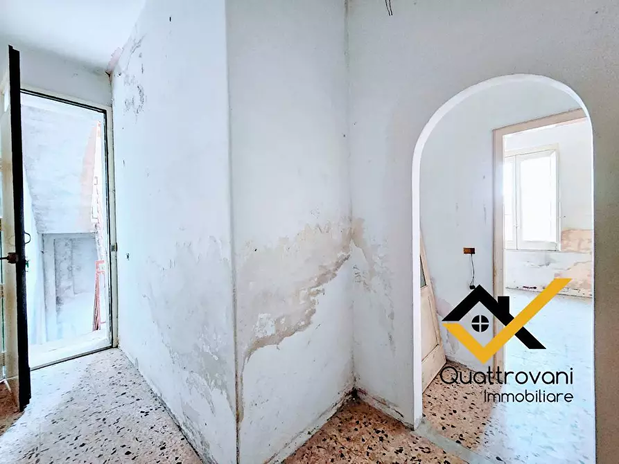 Immagine 3 di Appartamento in vendita  in via santi elena e costantino a Aci Catena