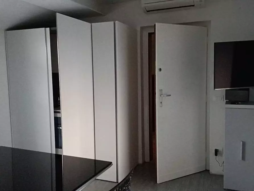 Immagine 5 di Appartamento in affitto  a Pisa