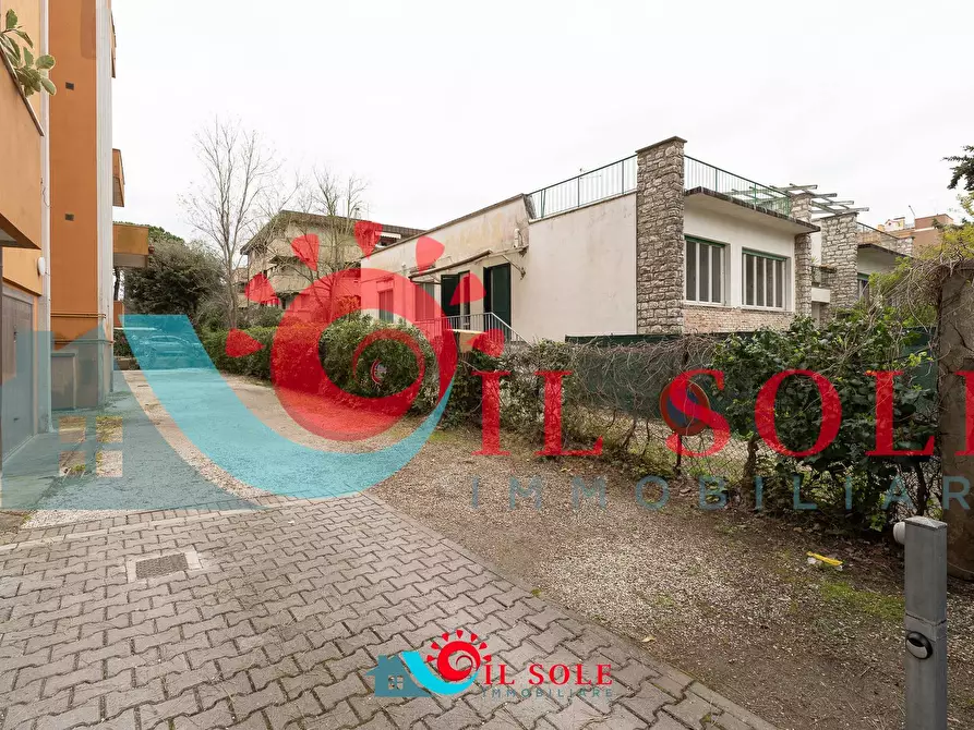 Immagine 16 di Appartamento in vendita  a Pisa