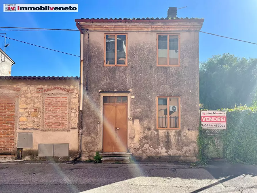 Immagine 1 di Villetta a schiera in vendita  in VIA ROMA a Lonigo