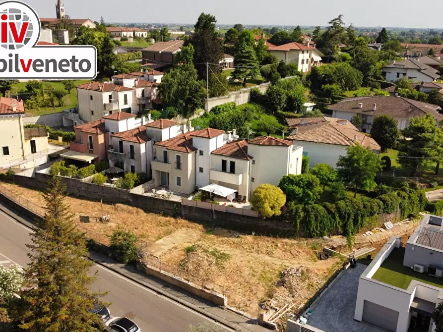 Immagine 1 di Terreno residenziale in vendita  in VIA ROMA a Lonigo