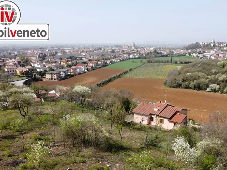 Immagine 1 di Casa indipendente in vendita  in VIA ROMA a Lonigo