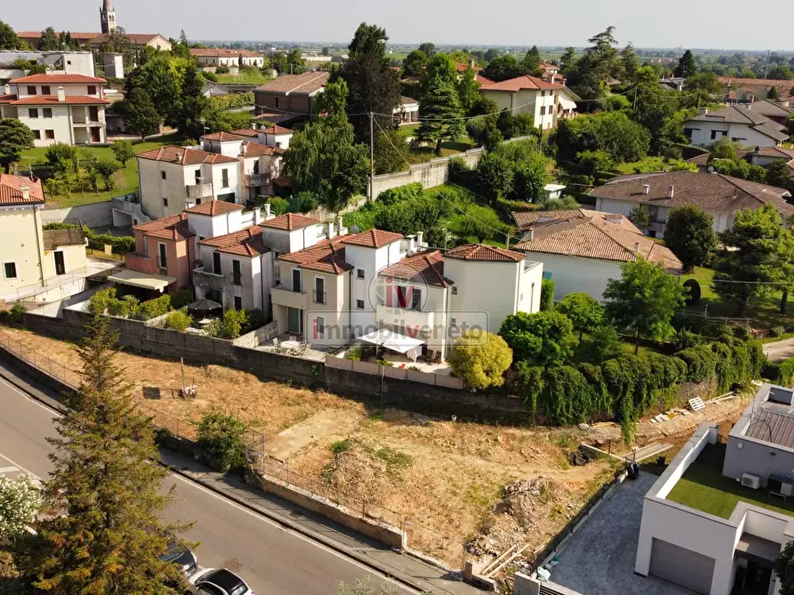 Immagine 1 di Terreno residenziale in vendita  in VIA ROMA a Lonigo