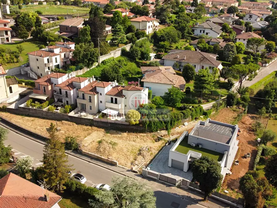 Immagine 2 di Terreno residenziale in vendita  in VIA ROMA a Lonigo