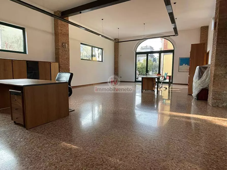 Immagine 3 di Attività commerciale in affitto  in VIA ROMA a Montebello Vicentino