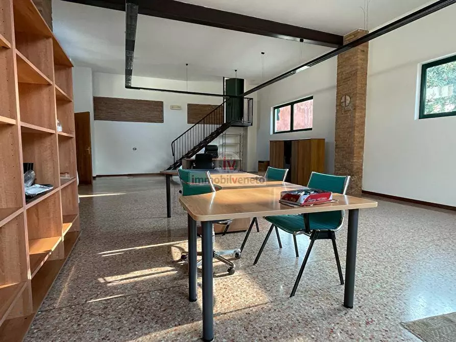 Immagine 5 di Attività commerciale in affitto  in VIA ROMA a Montebello Vicentino