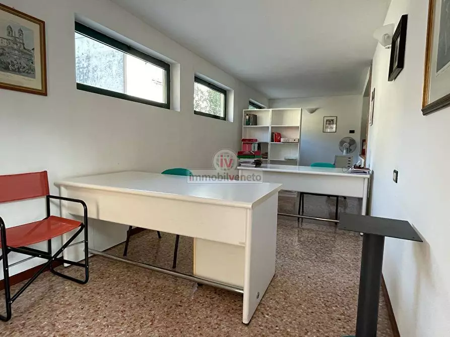 Immagine 6 di Attività commerciale in affitto  in VIA ROMA a Montebello Vicentino