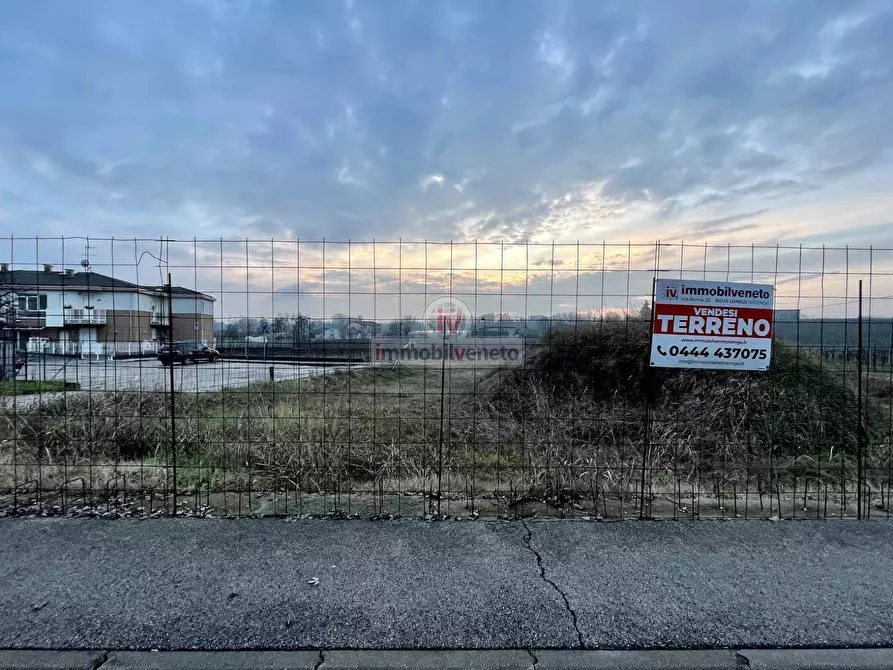 Immagine 1 di Terreno residenziale in vendita  in VIA ROMA a Sarego