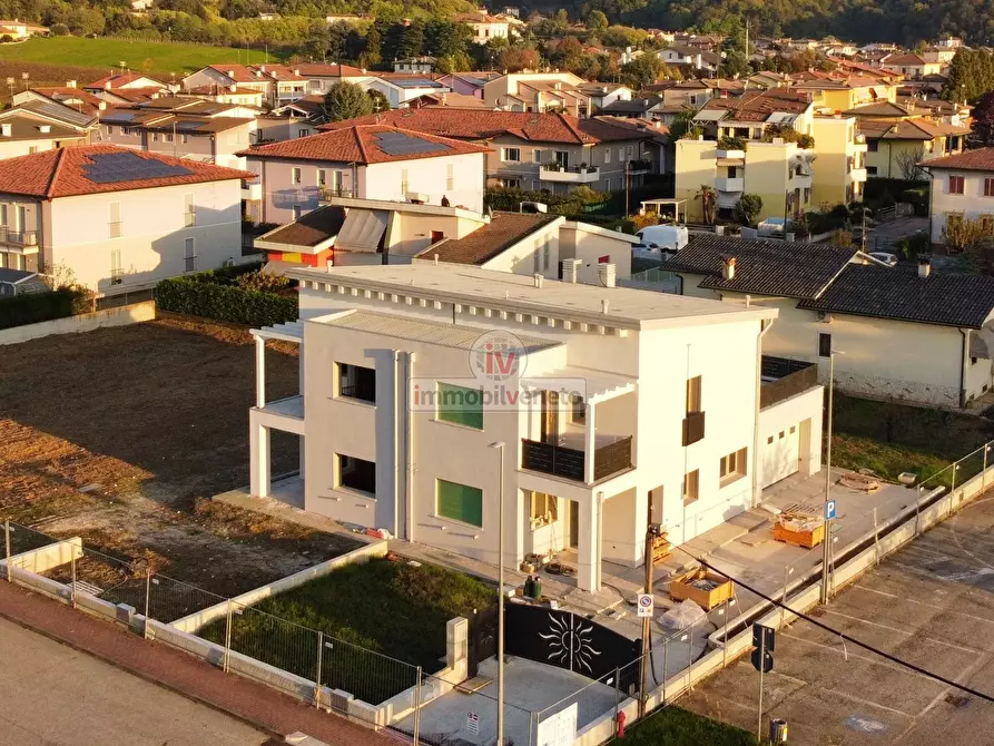 Immagine 10 di Casa bifamiliare in vendita  in VIA ROMA a Brendola
