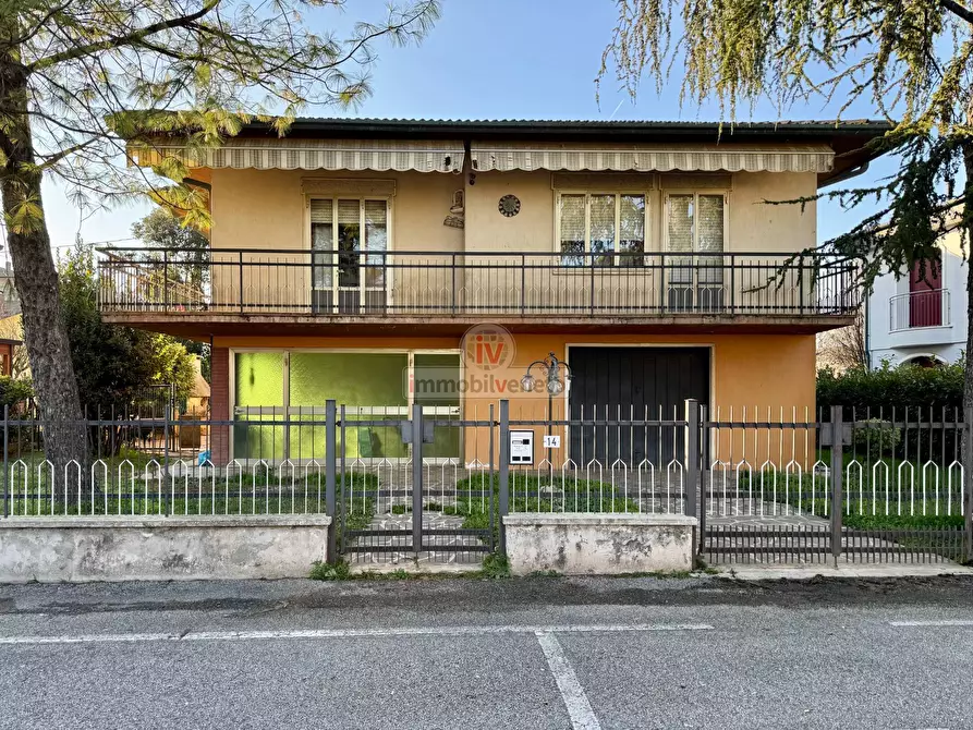 Immagine 3 di Casa indipendente in vendita  in VIA ROMA a Lonigo
