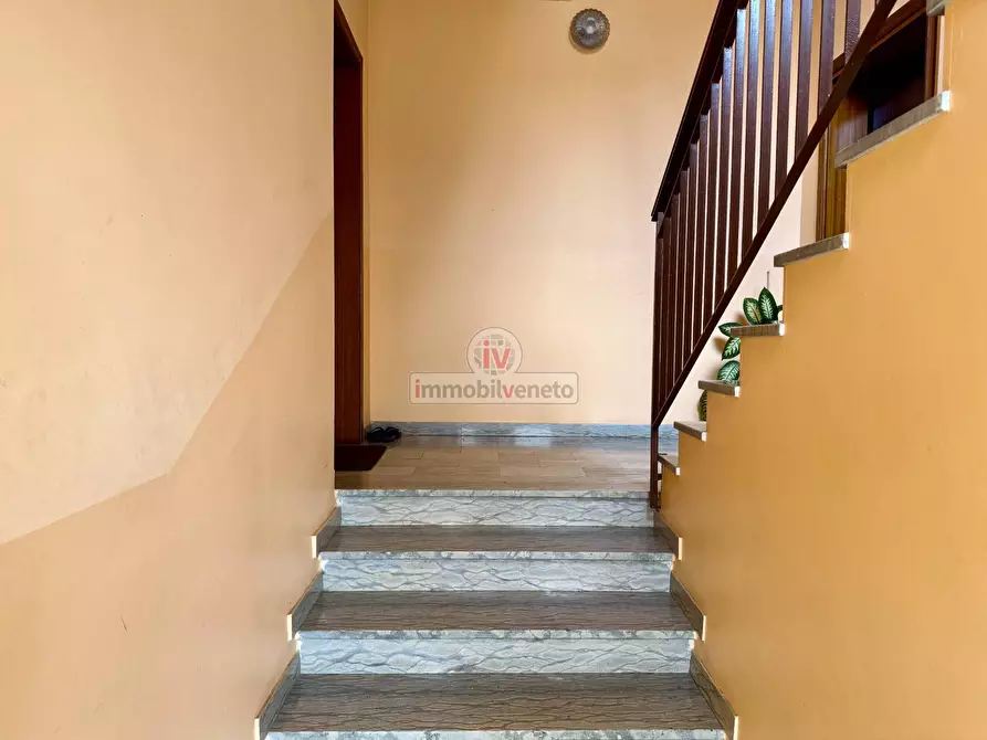 Immagine 20 di Appartamento in vendita  in VIA ROMA a Lonigo