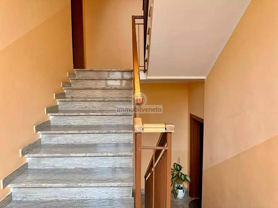 Immagine 21 di Appartamento in vendita  in VIA ROMA a Lonigo
