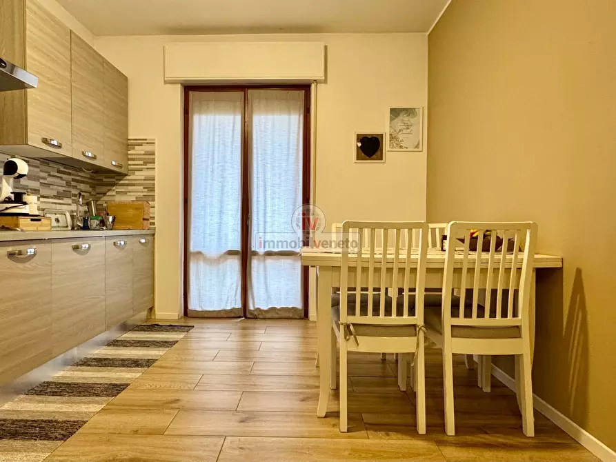 Immagine 7 di Appartamento in vendita  in VIA ROMA a Lonigo