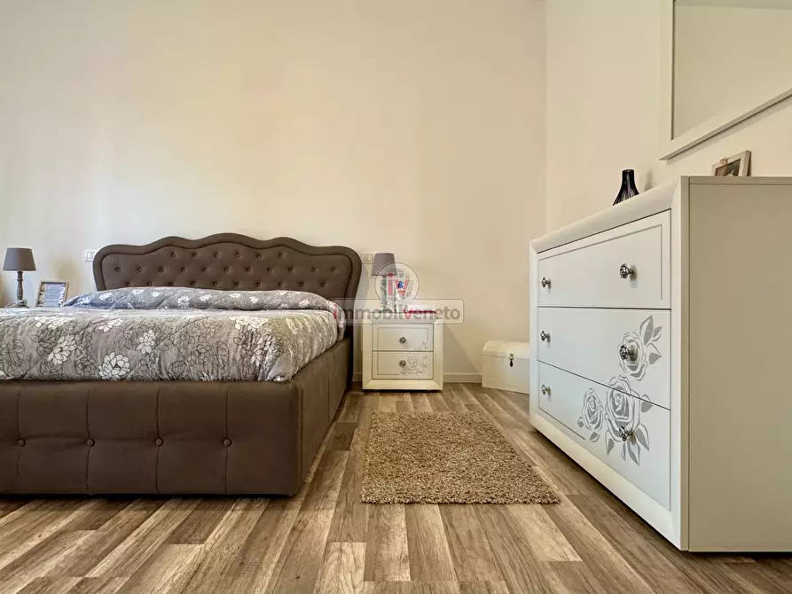 Immagine 11 di Appartamento in vendita  in VIA ROMA a Lonigo