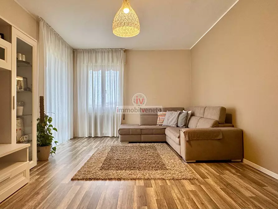 Immagine 14 di Appartamento in vendita  in VIA ROMA a Lonigo