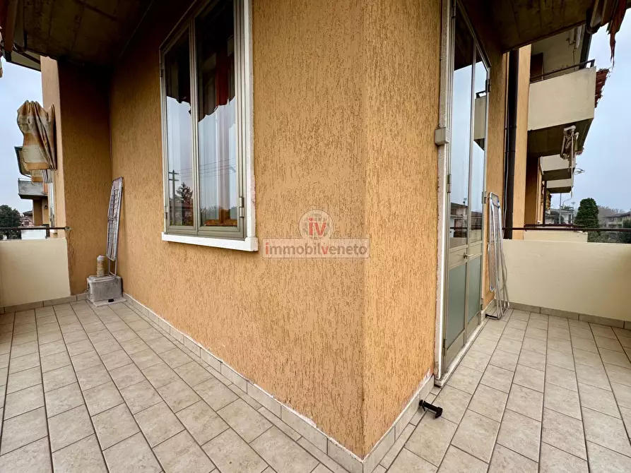 Immagine 19 di Appartamento in vendita  in VIA ROMA a Lonigo