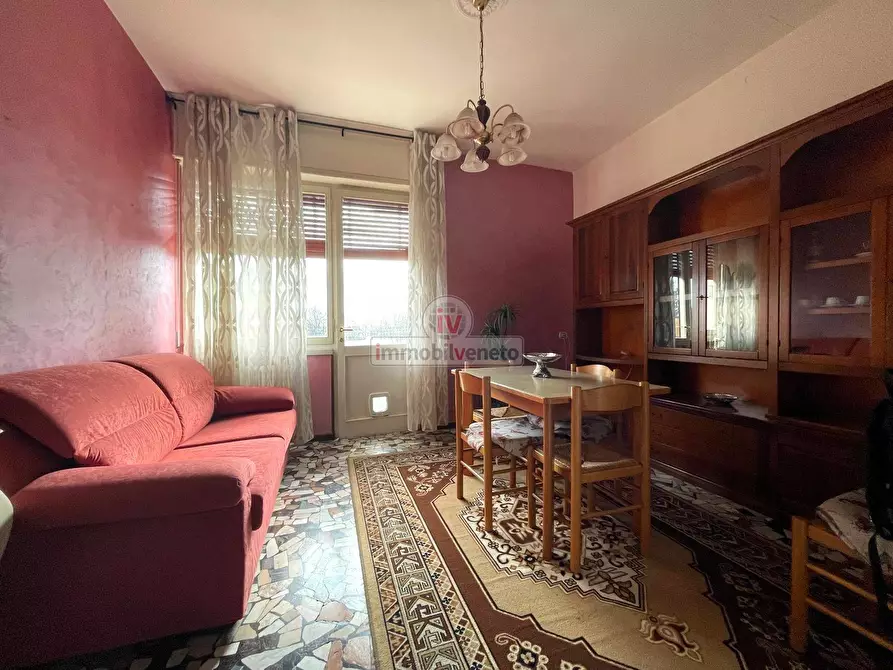 Immagine 2 di Appartamento in vendita  in VIA ROMA a Lonigo