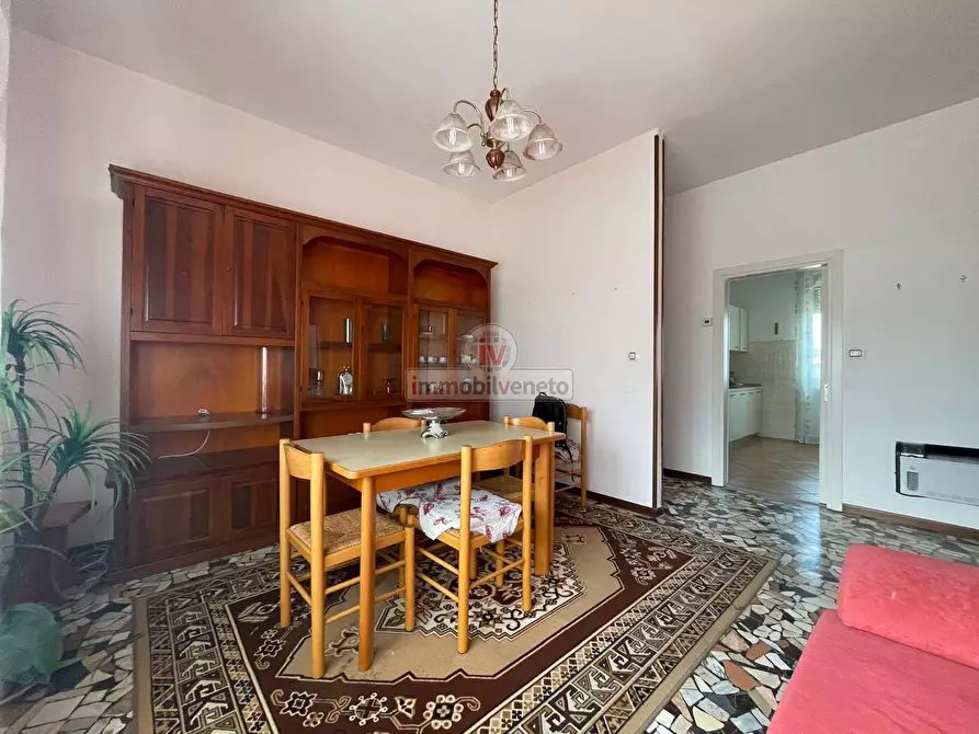 Immagine 3 di Appartamento in vendita  in VIA ROMA a Lonigo
