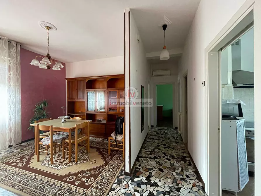 Immagine 5 di Appartamento in vendita  in VIA ROMA a Lonigo