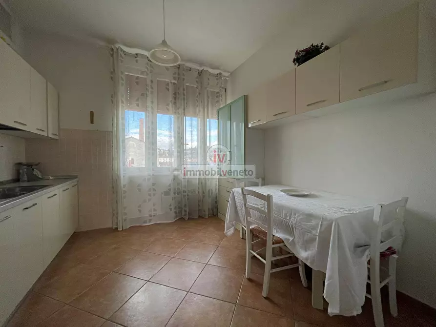 Immagine 6 di Appartamento in vendita  in VIA ROMA a Lonigo