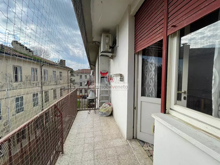 Immagine 9 di Appartamento in vendita  in VIA ROMA a Lonigo