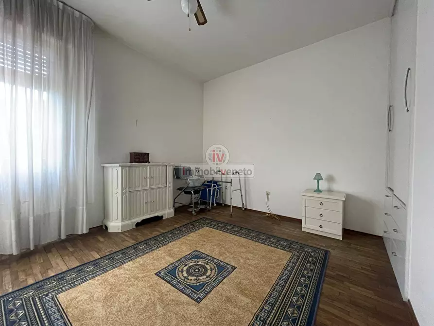 Immagine 11 di Appartamento in vendita  in VIA ROMA a Lonigo
