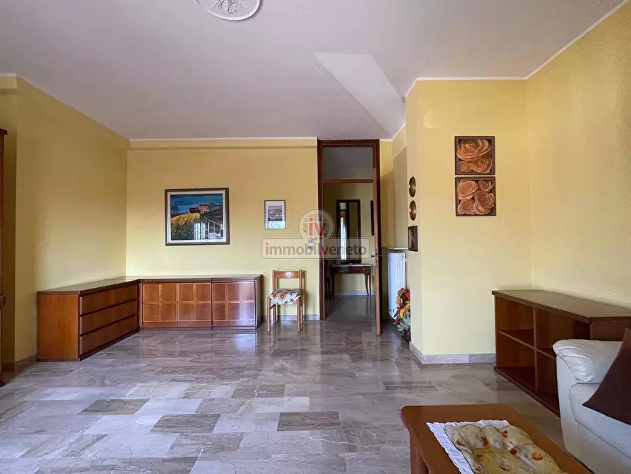 Immagine 4 di Appartamento in vendita  in VIA ROMA a Lonigo
