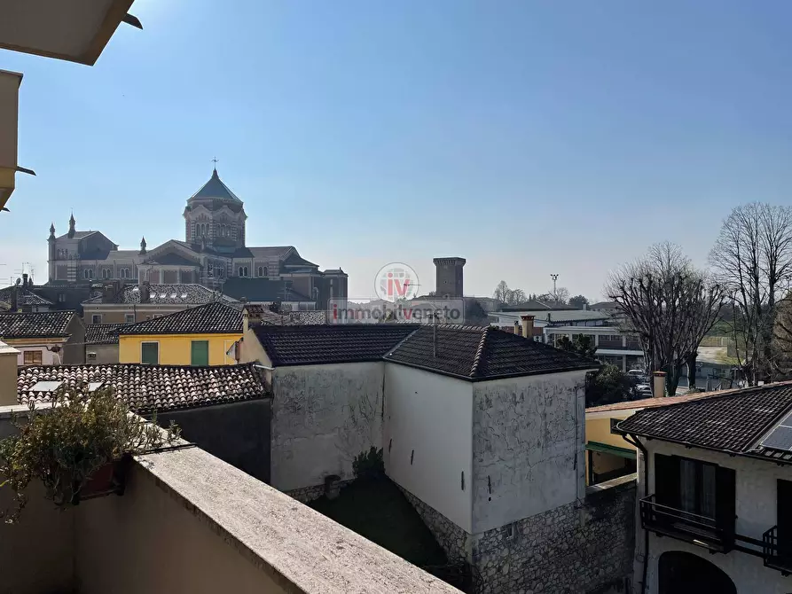 Immagine 9 di Appartamento in vendita  in VIA ROMA a Lonigo
