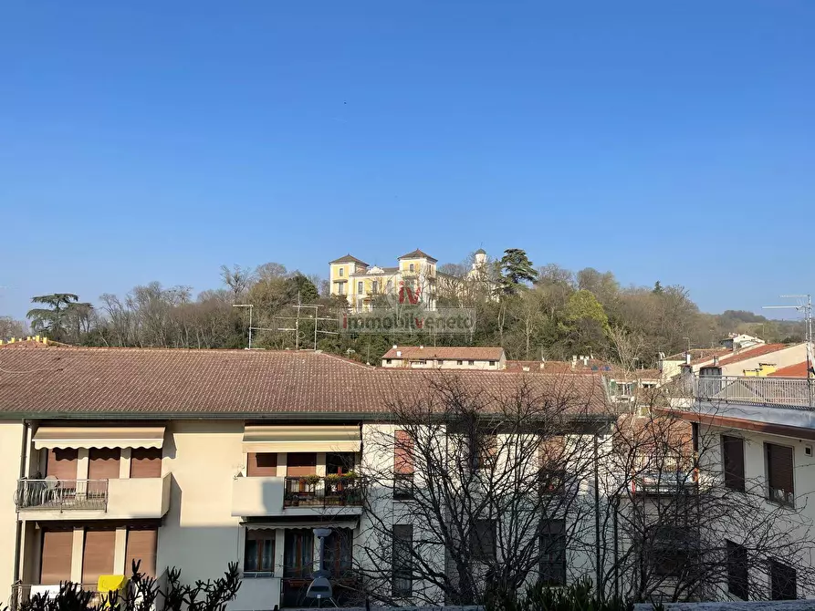 Immagine 19 di Appartamento in vendita  in VIA ROMA a Lonigo