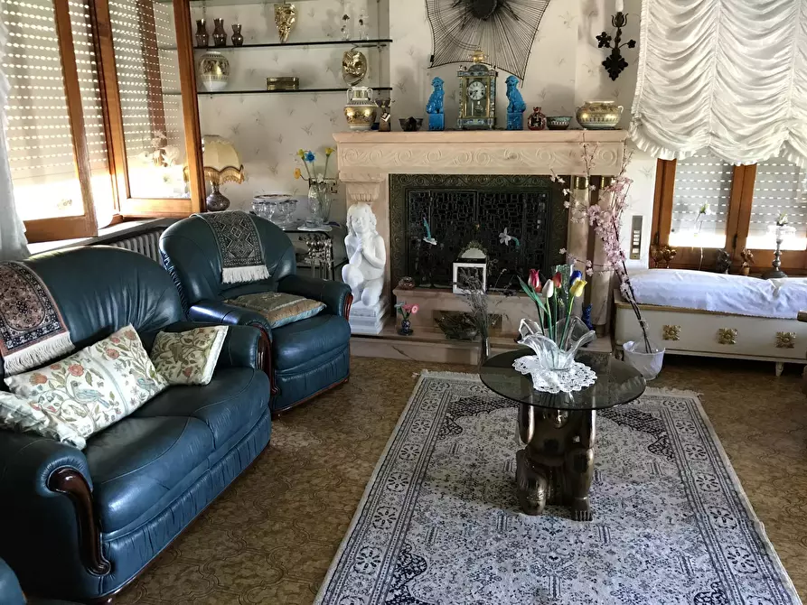 Immagine 8 di Villa in vendita  in via Alessandro III a Vasto