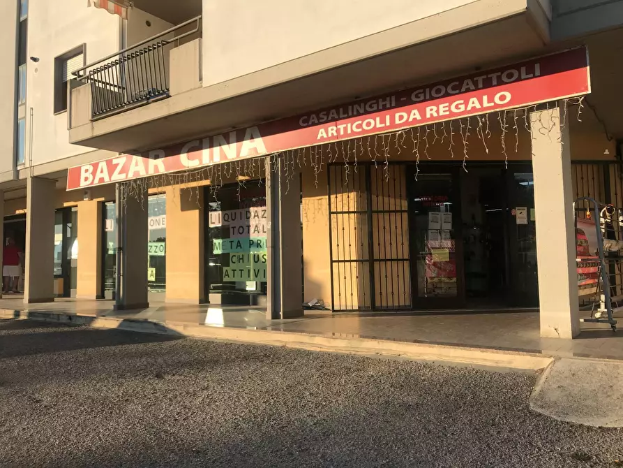 Immagine 1 di Locale commerciale in vendita  in VIA CIRCONVALLAZIONE ISTONIENSE a Vasto