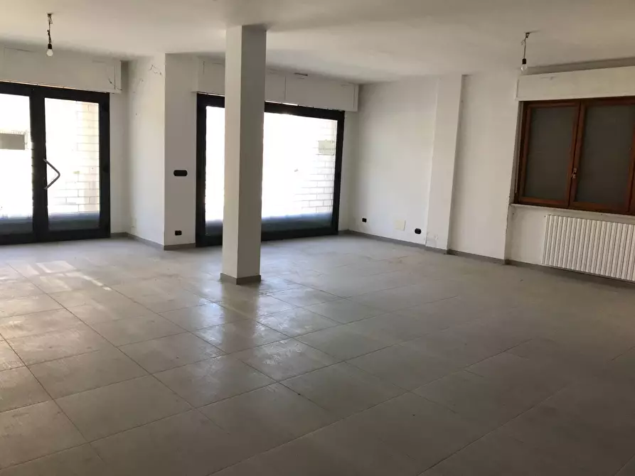 Immagine 2 di Locale commerciale in vendita  in via madonna dell'asilo a Vasto