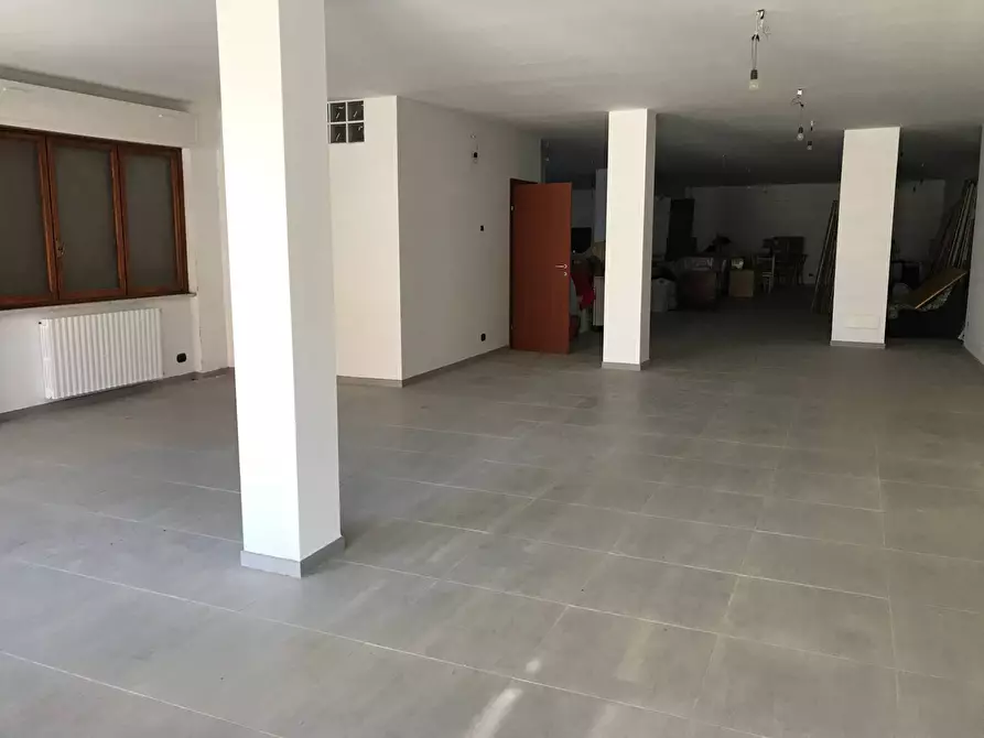 Immagine 4 di Locale commerciale in vendita  in via madonna dell'asilo a Vasto