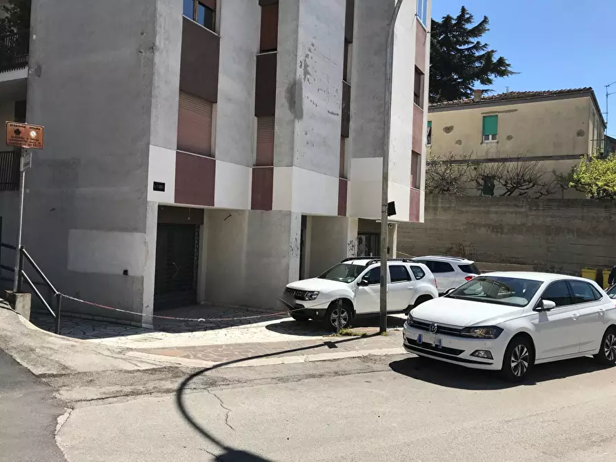 Immagine 7 di Locale commerciale in vendita  in via madonna dell'asilo a Vasto