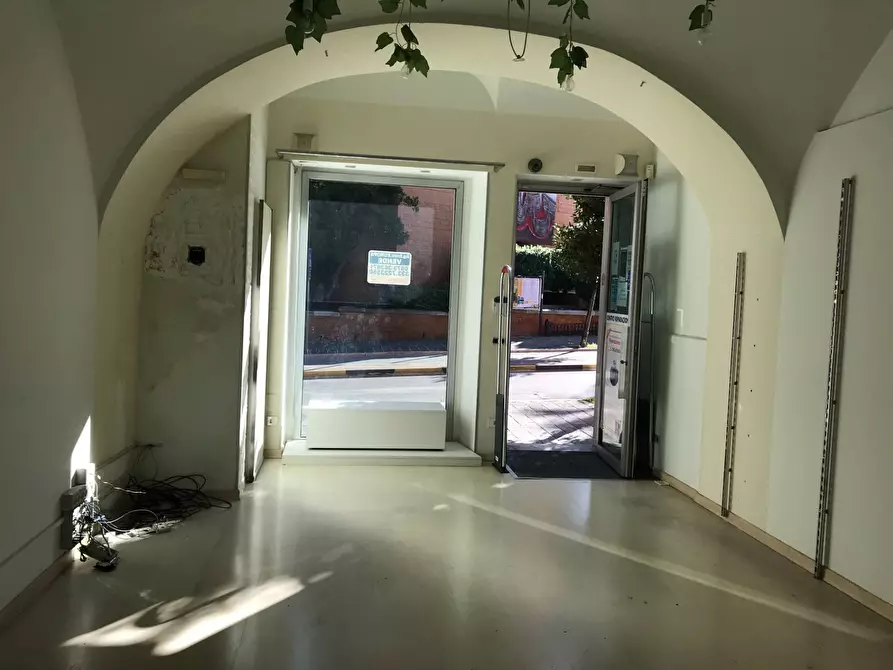 Immagine 2 di Locale commerciale in vendita  in CORSO GARIBALDI a Vasto